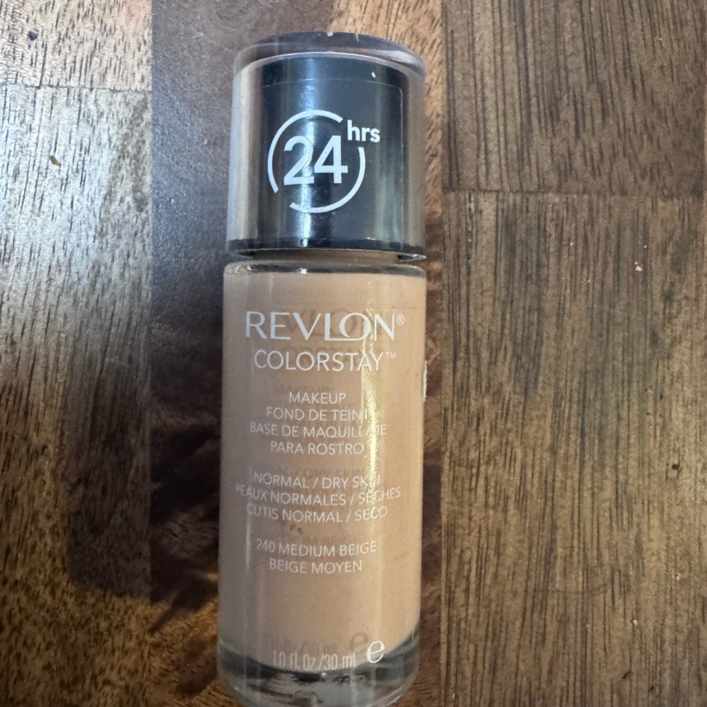 Revlon ColorStay Foundation - 240 Medium Beige